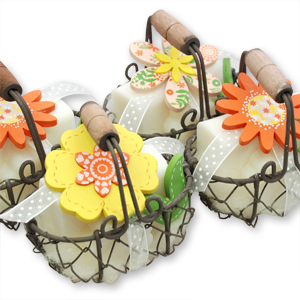 Wire basket filled with a sheep milk soap 100g and soap flower 20g, decorated with a flower, Classic/gardenia 