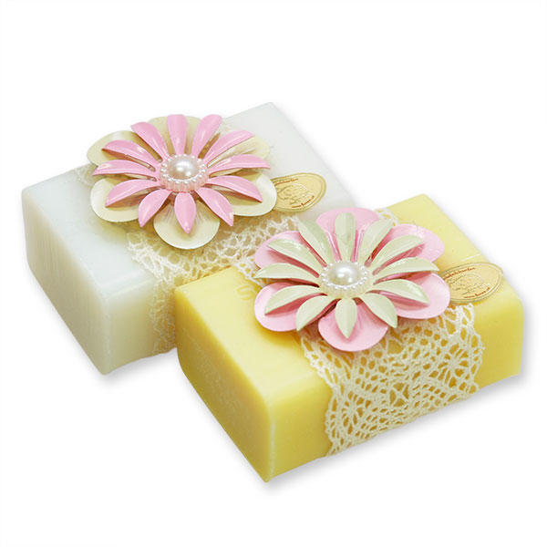 Sheep milk soap 100g, decorated with a flower, Classic/chamomile 