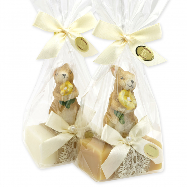 Schafmilchseife eckig 100g dekoriert mit Hase in Cello, Classic/Zirbe 