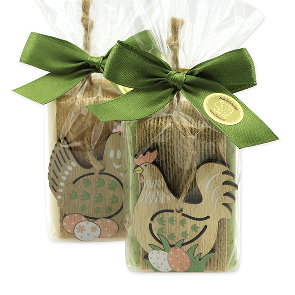 Schafmilchseife eckig 100g dekoriert mit Henne/Hahn in Cello, Classic/Eisenkraut 