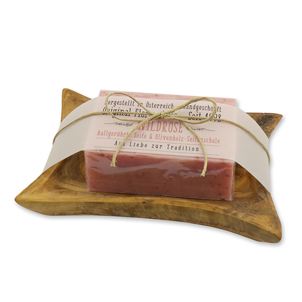 Cold-stirred sheepmilk soap 100g packed in a cellophane on a rectangular soap dish made out of olivewood decorated with a label "Love for tradition", Wild rose with petals 