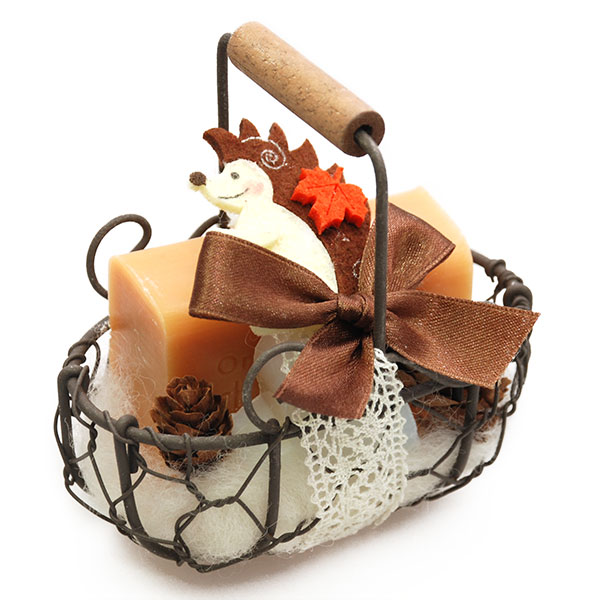 Wire basket filled with sheep milk soap 100g and heart 23g Classic, decorated with a hedgehog, Quince 