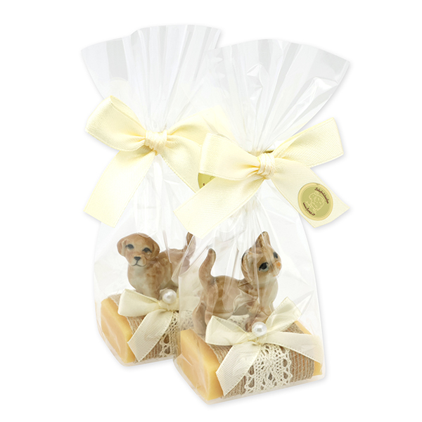 Schafmilchseife Gästeseife 25g dekoriert mit Katze/Hund in Cello, Zirbe 