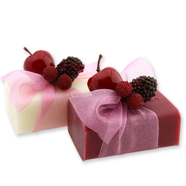 Sheep milk soap 100g, decorated with berries, Classic/wild berry 