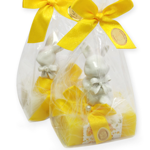 Schafmilchseife eckig 100g, dekoriert mit Hase in Cello, Classic/Frangipani 