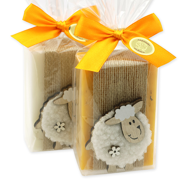 Schafmilchseife eckig 150g dekoriert mit Schaf in Cello, Classic/Ringelblume 