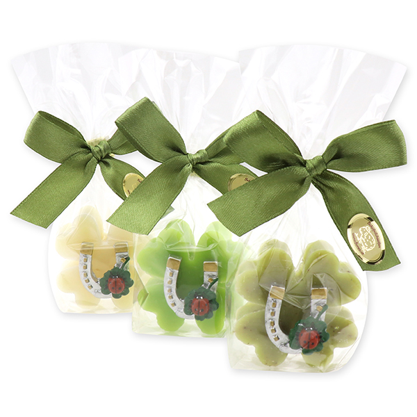 Sheep milk cloverleaf soap 25g decorated with a lucky charm in a cellophane, sorted 