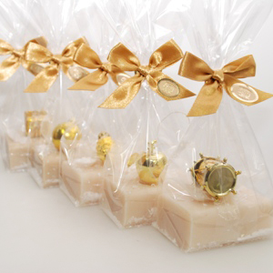 Sheep milk soap 100g decorated with christmas decorations in a cellophane, Quince 