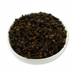 Cloves 1kg in a cellophane bag 
