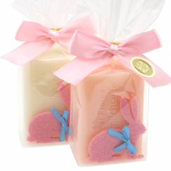 Schafmilchseife eckig 100g dekoriert mit Filzhase in Cello, Classic/Pfingstrose 