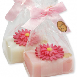 Sheep milk soap 100g decorated with a marguerite flower in a cellophane, Classic/peony 