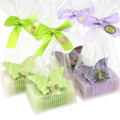 Schafmilchseife eckig 100g dekoriert mit Schmetterling in Cello, sortiert 