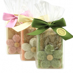 Schafmilchseife eckig 100g dekoriert mit Blume in Cello, Classic/Wildrose mit Blüten/Eisenkraut 