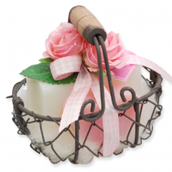 Wire basket filled with a soap square 100g and soap heart 23g decorated with roses, Classic/peony 