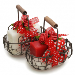 Wire basket filled with sheep milk soap 100g decorated with a heart, Classic/rose 