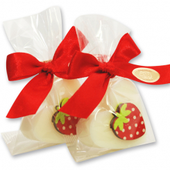 Sheep milk heart soap 23g decorated with a strawberry in a cellophane, Classic 