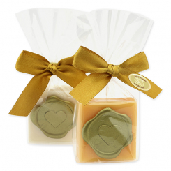 Schafmilchseife Quadrat 35g dekoriert mit Siegel in Cello, Schneerose/Zirbe 