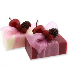 Schafmilchseife eckig 100g dekoriert mit Beeren, Classic/Waldbeere 