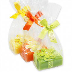 Schafmilchseife eckig 100g dekoriert mit Blume in Cello, sortiert 