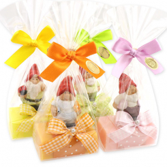 Schafmilchseife eckig 100g dekoriert mit Gartenzwerg in Cello, sortiert 