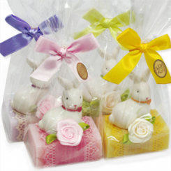 Schafmilchseife eckig 100g dekoriert mit Hase in Cello, sortiert 