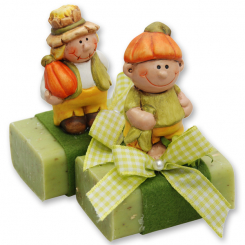 Schafmilchseife eckig 100g dekoriert mit Kürbisfigur, Eisenkraut 