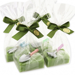 Schafmilchseife eckig 100g dekoriert mit Gartenwerkzeug in Cello, Gartenseife 