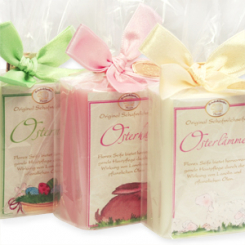 Schafmilchseife eckig 100g dekoriert mit Karterl "Ostern" in Cello, sortiert 