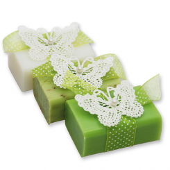 Schafmilchseife eckig 100g dekoriert mit Häkelschmetterling, sortiert 