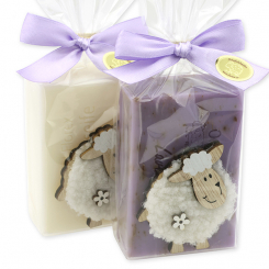 Schafmilchseife eckig 150g dekoriert mit Schaf in Cello, Classic/Lavendel 