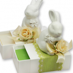 Schafmilchseife eckig 150g in Schachtel, dekoriert mit Hase, Classic/Apfel 