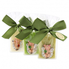 Sheep milk guest soap 25g decorated with a lucky pig in a cellophane, sorted 