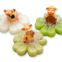Sheep milk cloverleaf soap 32g decorated with a pig, sorted 