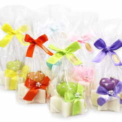 Schafmilchseife Stern 80g dekoriert mit Herz-Glashänger in Cello, Classic 