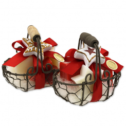 Drahtkorb gefüllt mit Schafmilchseife eckig 100g und Stern  midi 20g dekoriert mit Lebkuchen, Classic/Granatapfel 